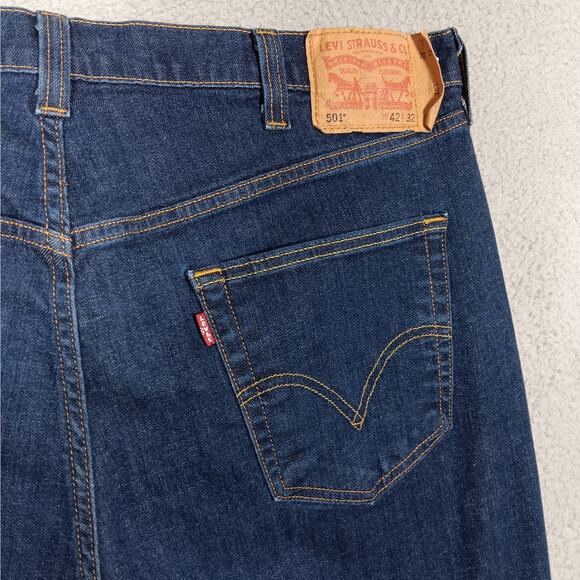 Levi's 501 Jeans Dark Blue Wash Button Fly Size 42 x 32 Cotton & Elastane blend - Picture 6 of 8